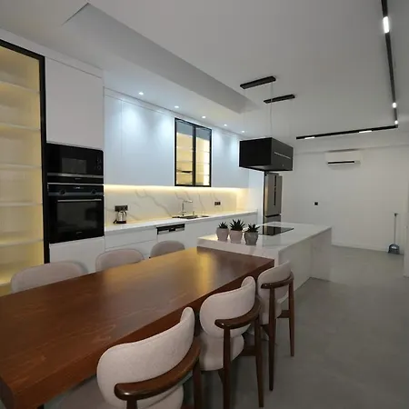 Villa The House 33 *