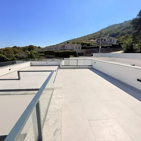 Villa The House 33 *