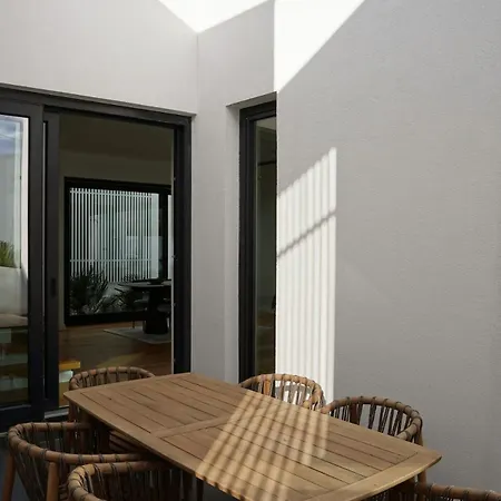 Maryam Modern Luxury & View In Willa *