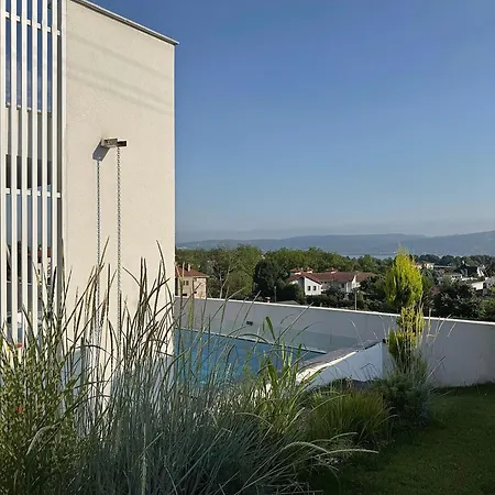 Villa The House 33 *