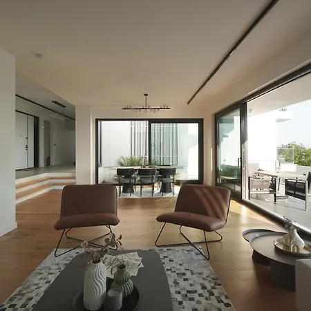 The House 33 Villa