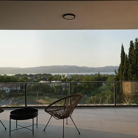Villa The House 33 *
