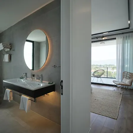 The House 33 *