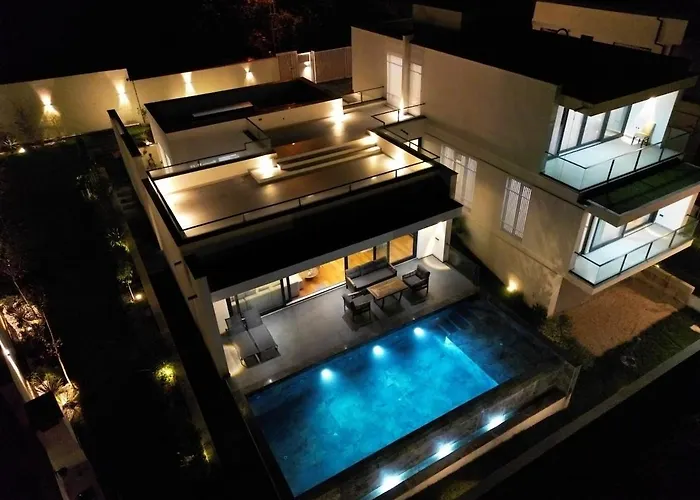 Private And Modern Luxury With View In Villa