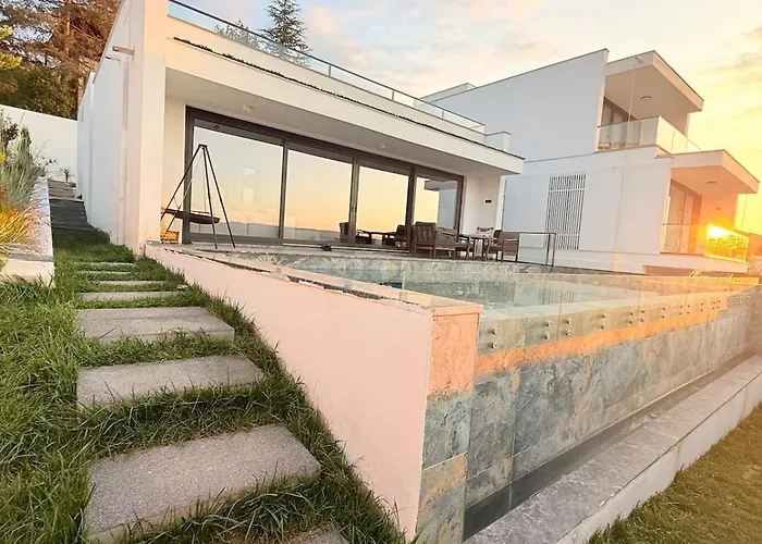 Villa Private And Modern Luxury With View In *