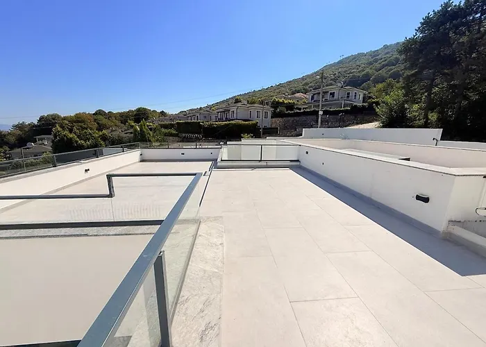 Villa Private And Modern Luxury With View In *