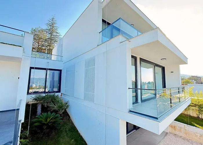 Private And Modern Luxury With View In Villa